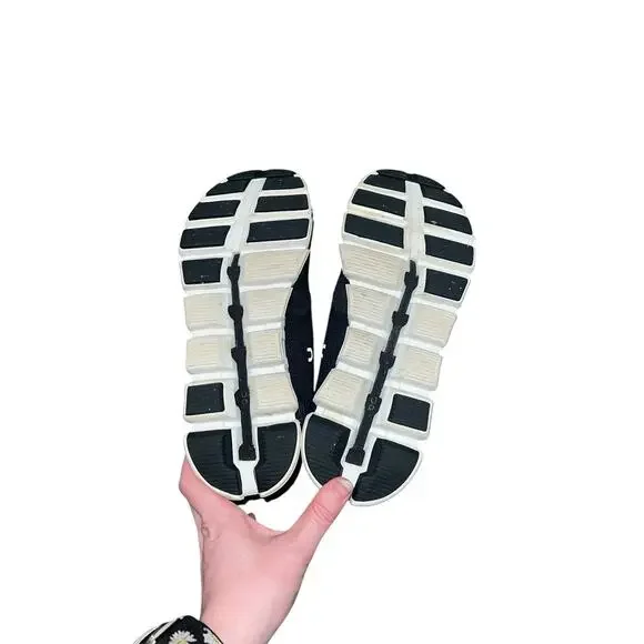 ON CLOUD Women's Black & White Speed Lacing Athletic Sneaker Size 8.5 - Picture 3 of 6